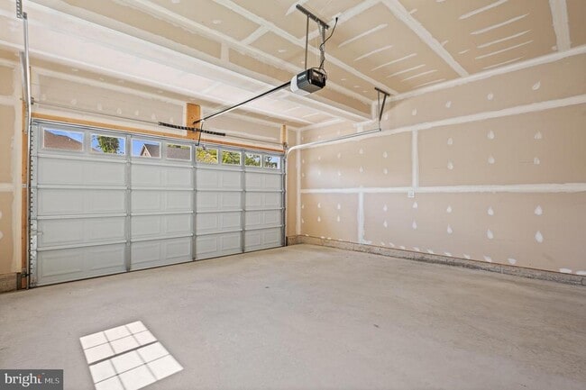 Building Photo - 5 Brooks Nolen Wy
