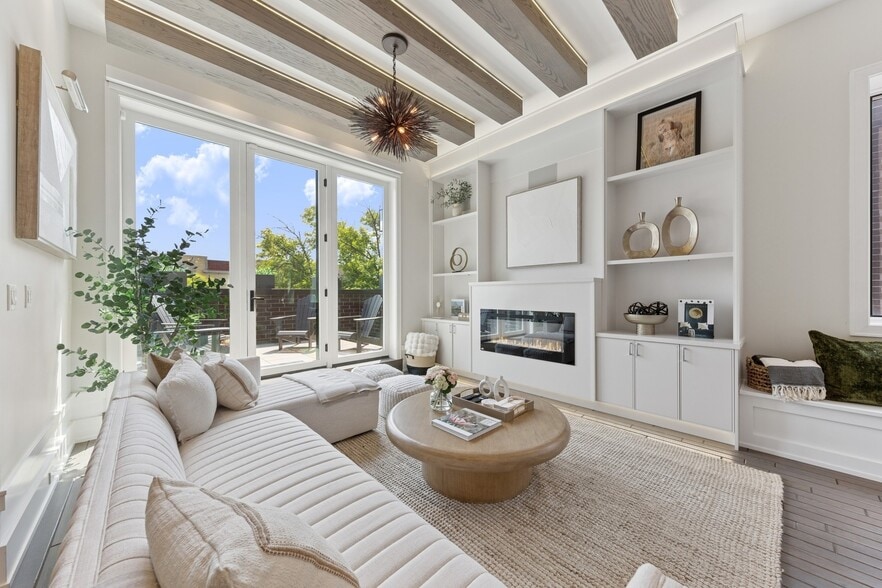 Primary Photo - 2756 N Magnolia Ave