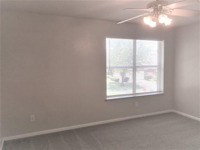 Building Photo - 6535 Silky Moss Dr