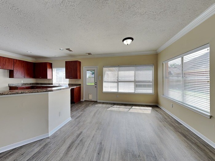 Building Photo - 104 Cloudbridge Dr