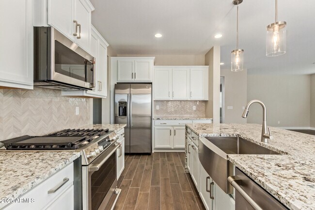 Building Photo - 39801 N Trajen Pl