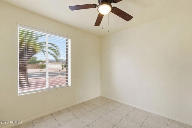 Building Photo - 4731 W Paradise Ln