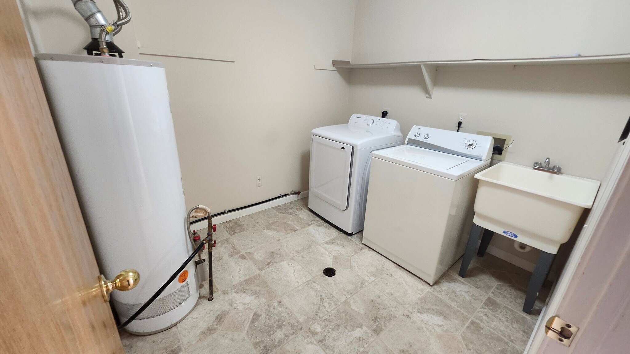 Building Photo - 42766 Lilley Pointe Dr