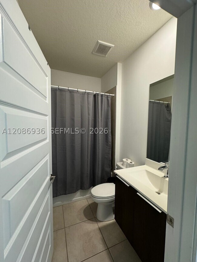 Building Photo - 4725 NW 85th Ave