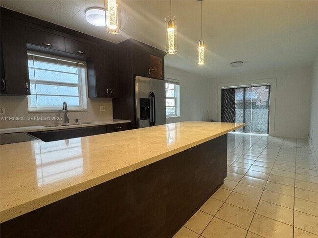 Building Photo - 1221 SW 122nd Ave