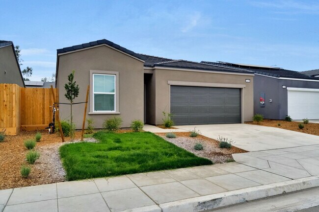 Building Photo - 7250 W Norwich Ave