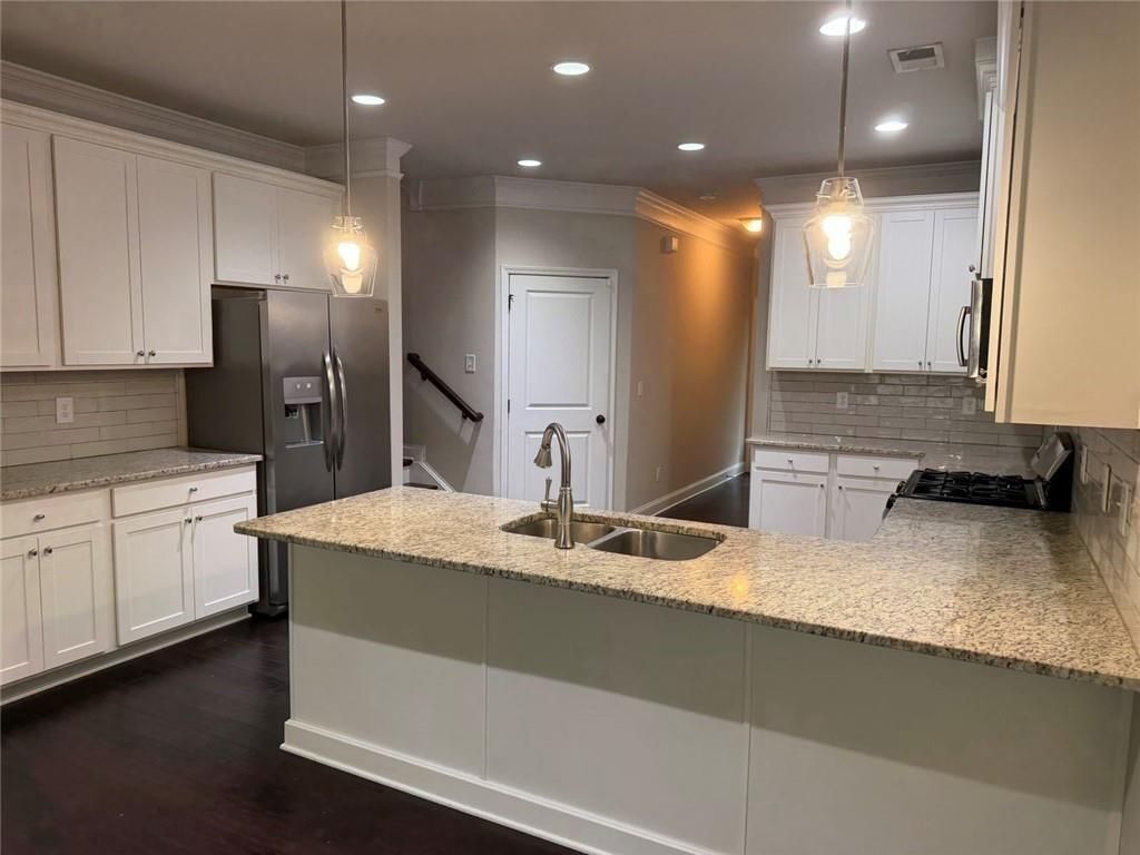 Building Photo - 3772 Ledgemont Dr