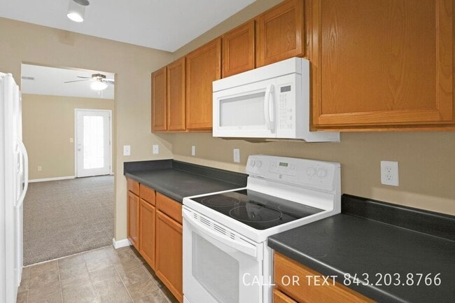 Building Photo - 7885 Park Gate Dr