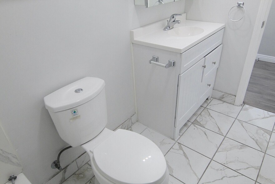 Building Photo - 3247 W Century Blvd