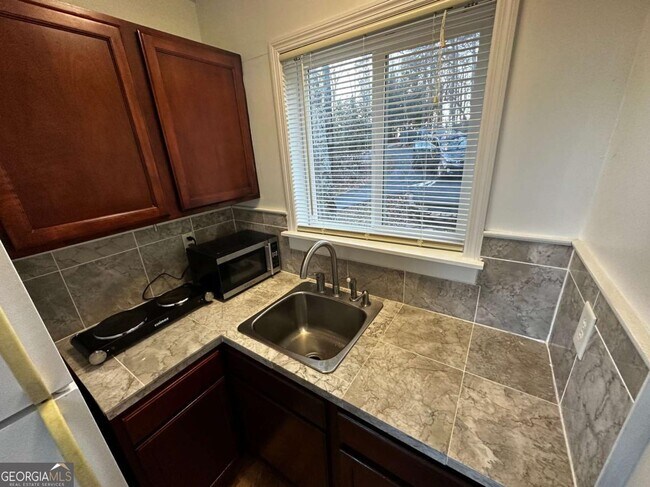 Building Photo - 422 Laurel Ridge Rd