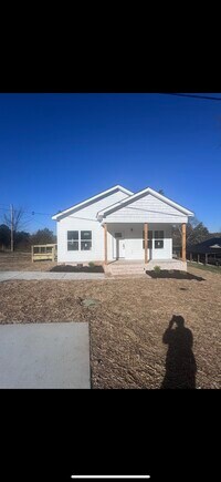 Building Photo - 7213 Candies Creek Ridge Rd