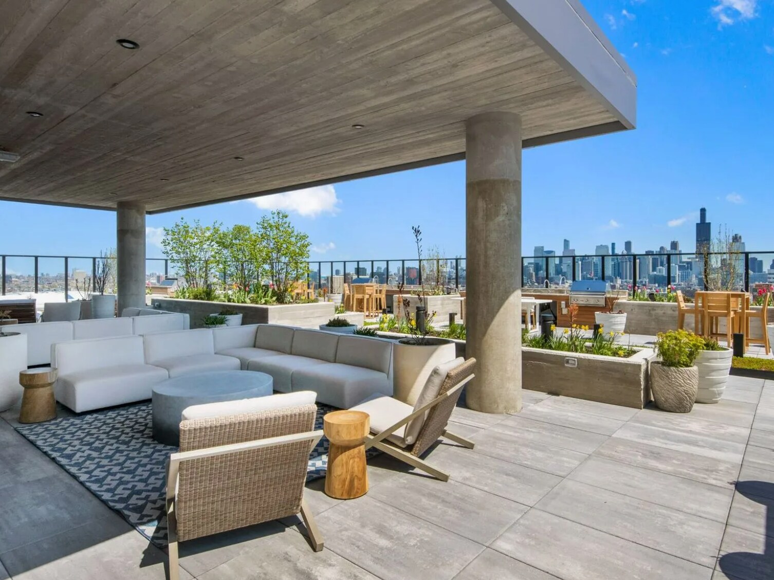 Building Photo - 710 S Seeley St