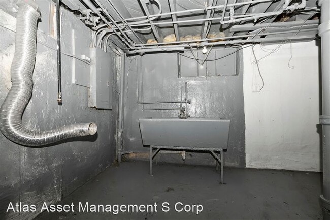 Building Photo - 12751 S Wallace St