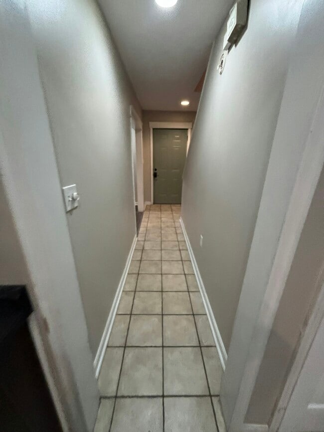 Building Photo - 165 Sharpe St