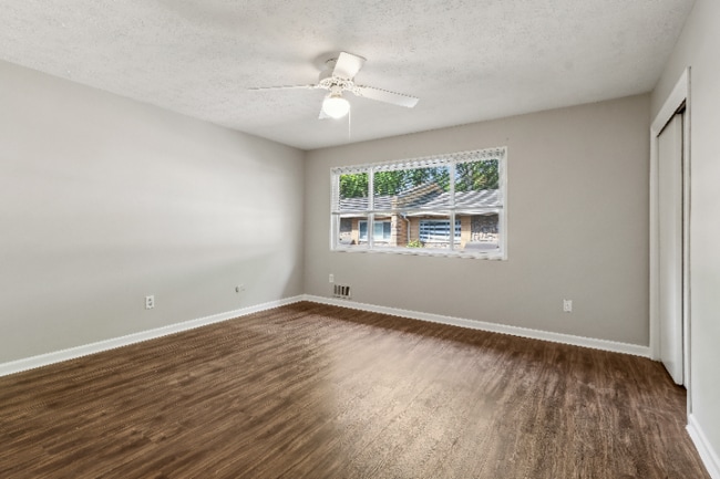 Building Photo - 120 Biscayne Dr NW