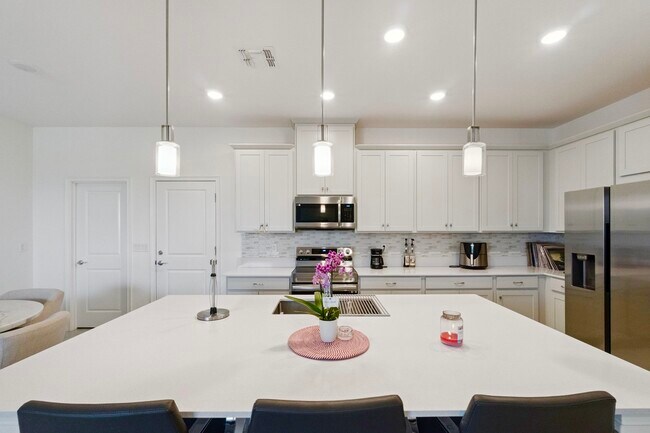 Building Photo - 4847 Cross Pr Pkwy