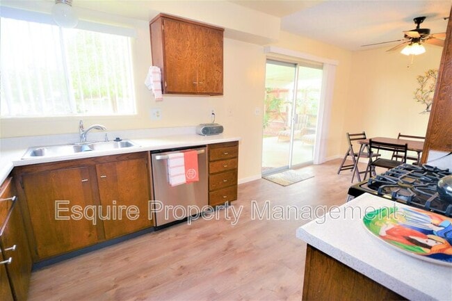 Building Photo - 609 Marsh Rondo