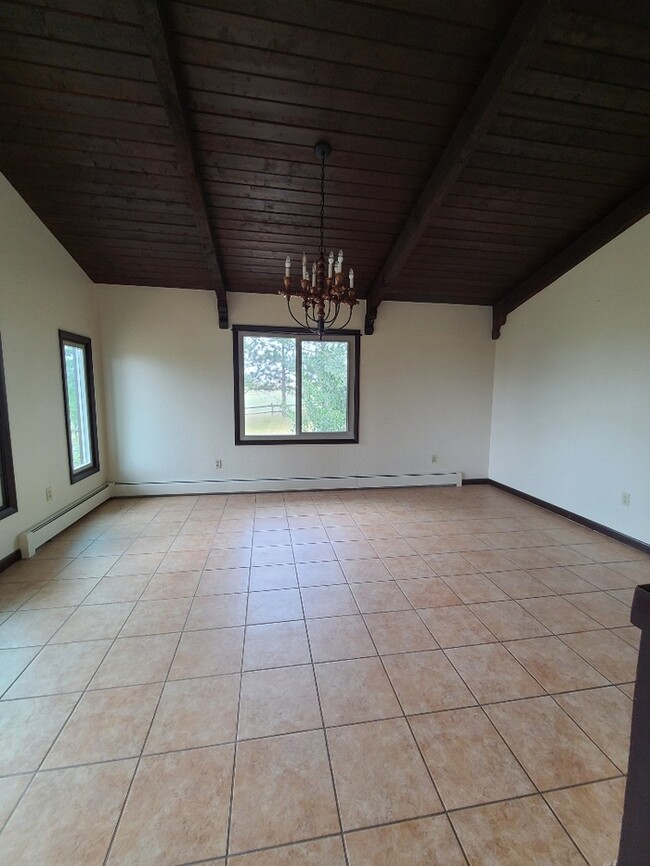 Building Photo - 1594 Happy Jack Rd