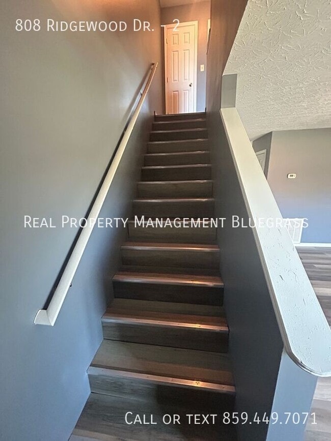 Building Photo - 808 Ridgewood Dr