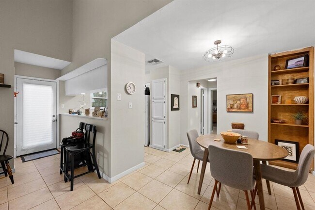 Building Photo - 12817 Hymeadow Dr