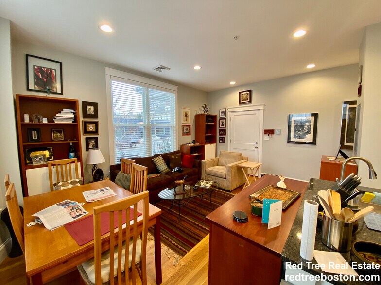 Building Photo - 405 S Huntington Ave