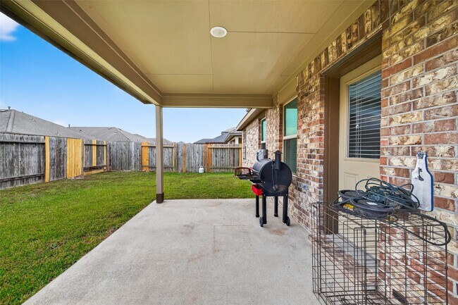 Building Photo - 8007 Carillon Way