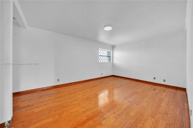 Building Photo - 4000 NE 168th St
