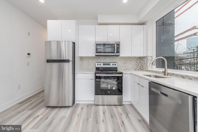 Building Photo - 2301 Grays Ferry Ave