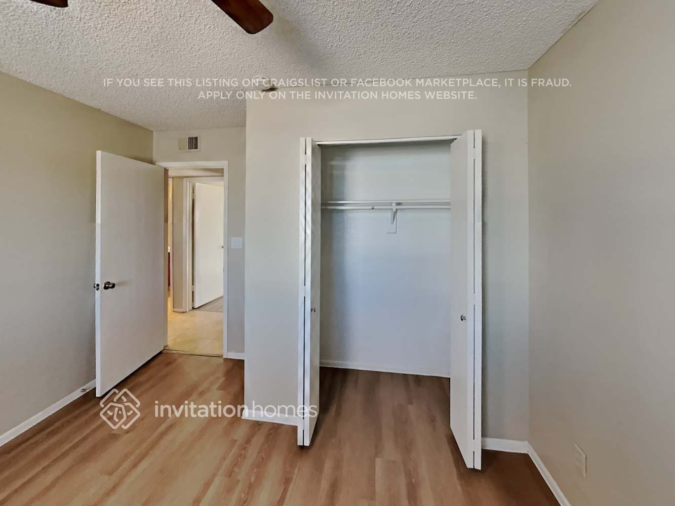 Building Photo - 10413 W Calle Del Oro