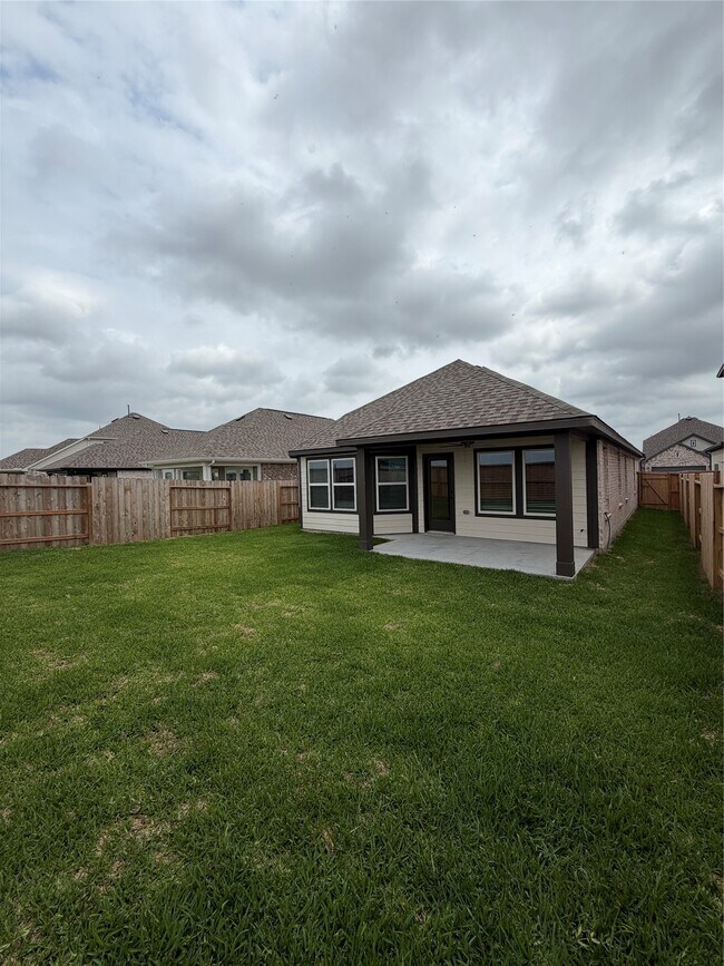 Building Photo - 8123 Kay Hbr Dr