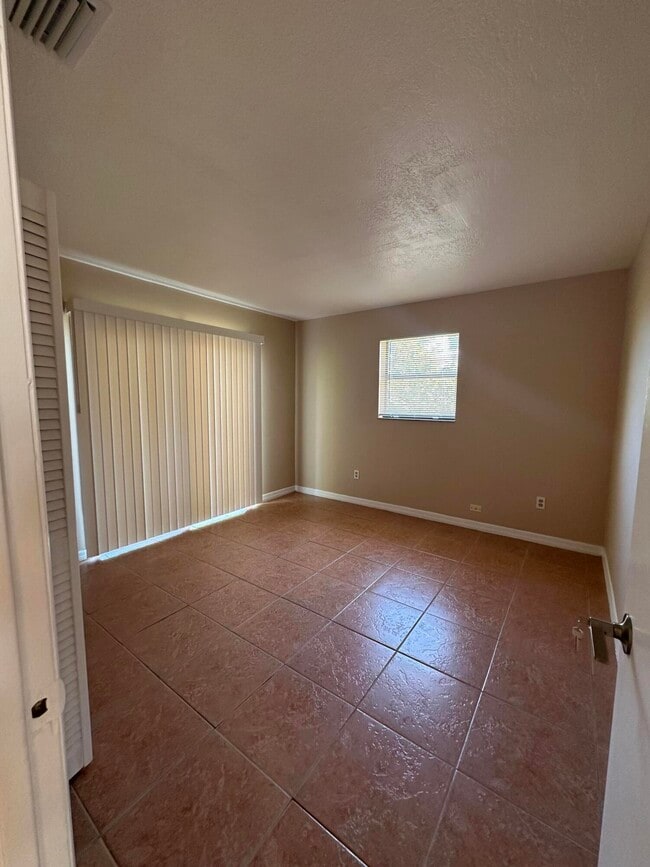 Building Photo - 958 Louisiana Ave