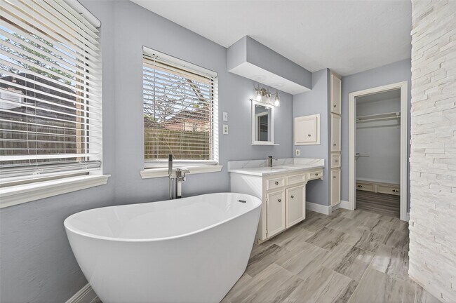 Building Photo - 206 Mill Trail Dr