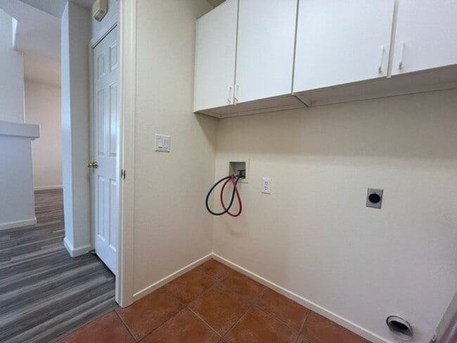 Building Photo - Stunning Views - Three Bedroom in Heron...