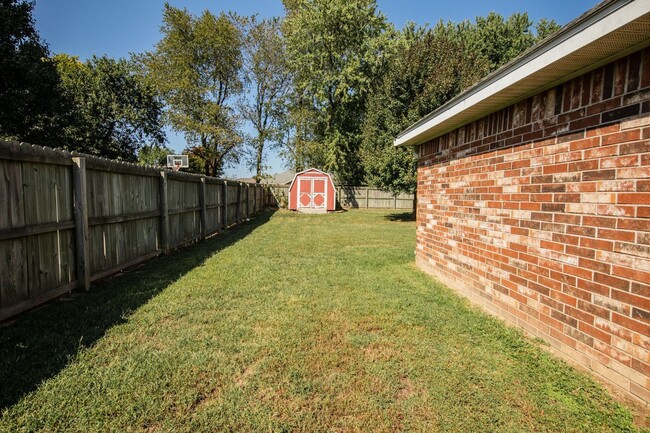 Building Photo - Beautiful Home in Quiet Subdivision