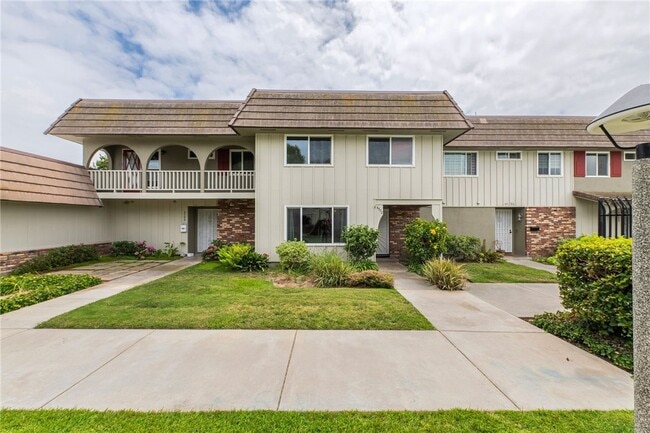 Building Photo - 4792 Larwin Ave