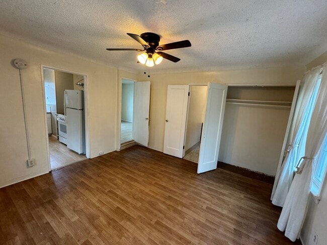 Building Photo - 2267 1/2 Ewing St