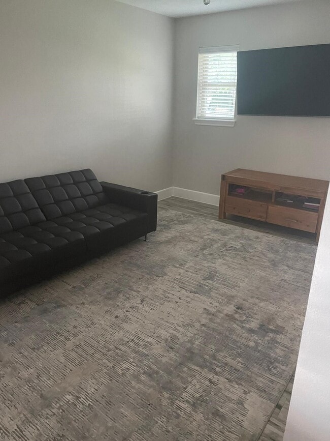 Building Photo - 14227 Sandfield Dr