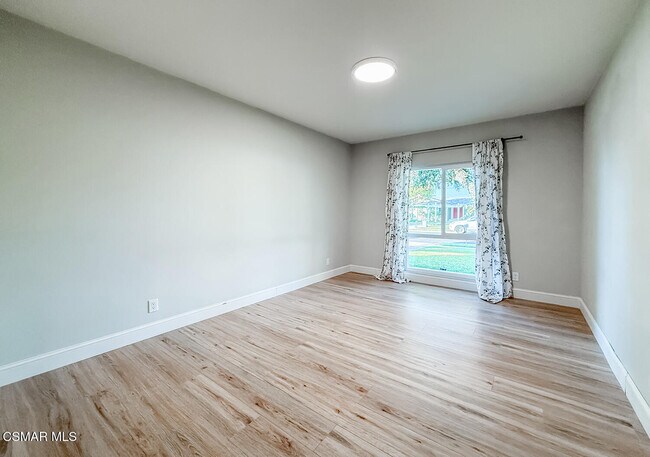 Building Photo - 1251 Buckingham Dr