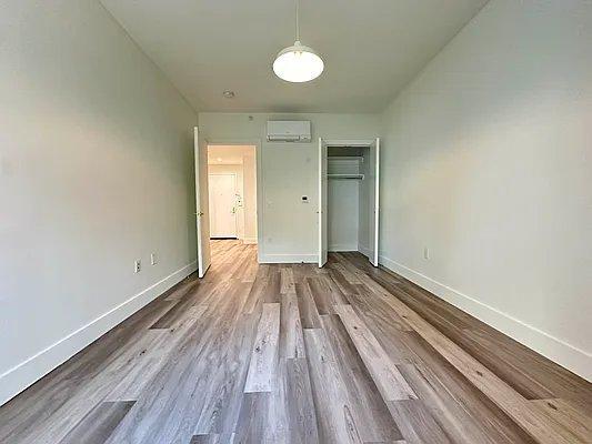 Building Photo - 1 bedroom in BRONX NY 10463