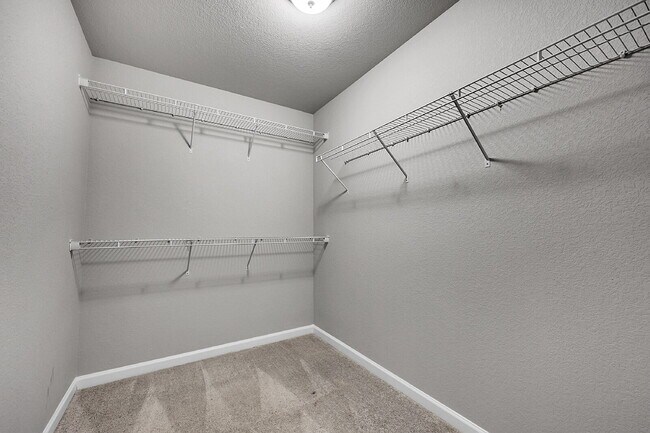 Building Photo - $2,150 - 3 Bed, 2.5 Bath Updated Townhome ...