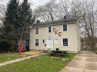 Building Photo - 212 University Dr