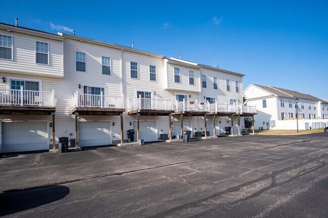 Building Photo - 5286 Royal Arch Casca Dr