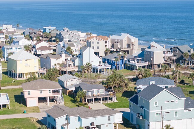 Building Photo - 4211 Surf Dr