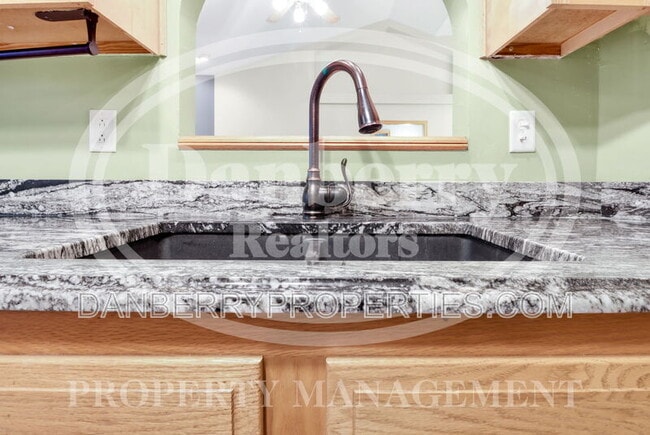 Building Photo - 1564 Plum Creek Dr