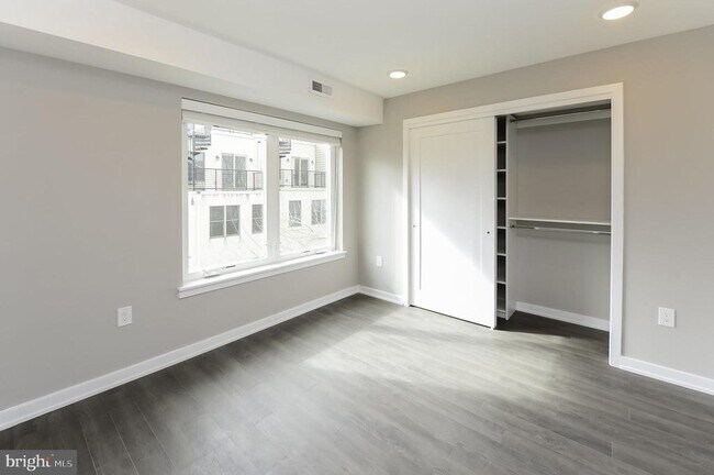 Building Photo - 726 N 19th St