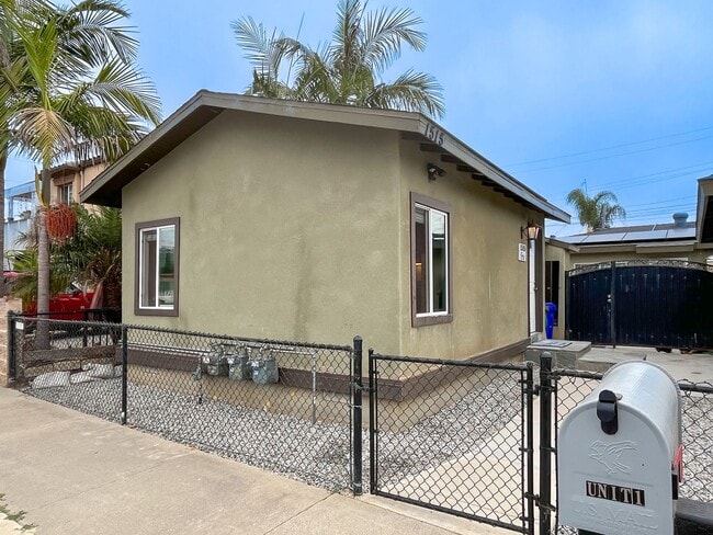 Building Photo - Studio in Oceanside!
