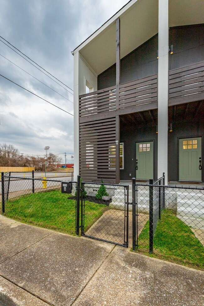 Building Photo - 1124 Garfield St