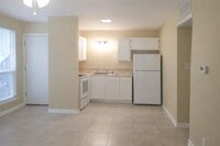 Building Photo - 1000 W 26th St