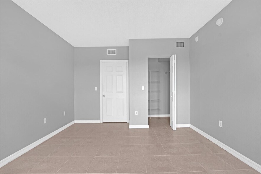 Building Photo - 2120 W Preserve Way