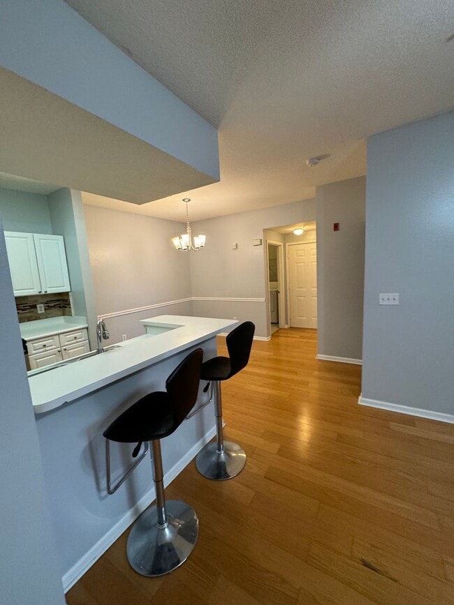 Building Photo - 2 BED 2 BATH CONDO CAPRI AT HUNTERS CREEK
